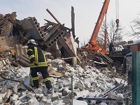 Shelling of a peaceful residential area in Kharkov - foto 05