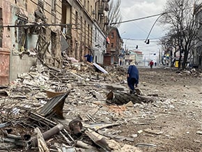 Children's hospital and maternity hospital in Mariupol after today's airstrike - foto 03