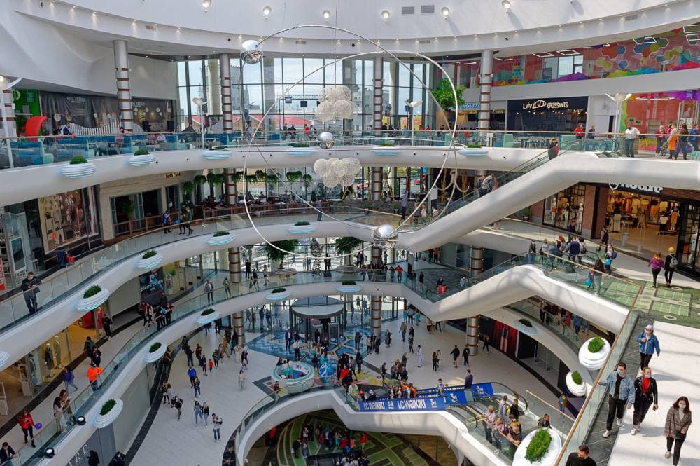 Shopping center «Nikolsky» in Kharkov after night shelling - фото 01