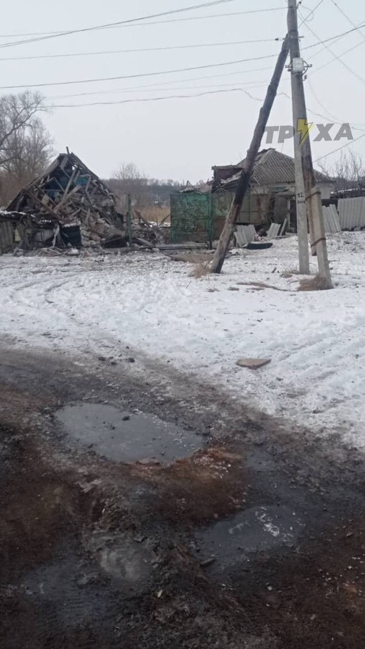 Shelling of the village of Zolochiv, Kharkiv region - foto 02