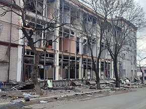 Mariupol after the strikes of Russian invaders - foto 06