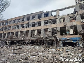 Mariupol after the strikes of Russian invaders - foto 08