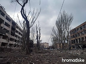 Mariupol after the strikes of Russian invaders - foto 11