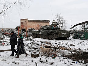 Russian invaders in the town of Volnovakha – foto 02