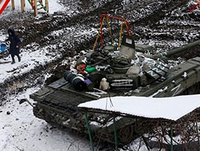 Russian invaders in the town of Volnovakha – foto 04