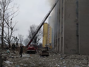 Morning in Chernigov, after an air strike on a residential area – foto 03