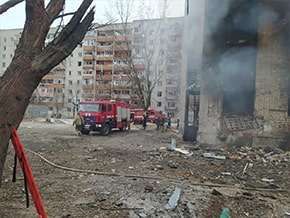 Morning in Chernigov, after an air strike on a residential area – foto 04