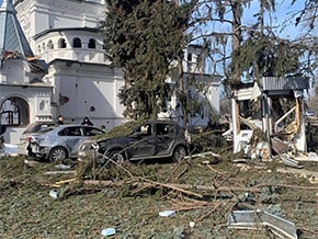 After the night shelling of the Svyatogorsk Lavra by the invaders – foto 04