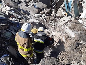 The bodies of 7 dead people were pulled out from under the rubble of a school – photo 03