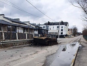 Footage from Gostomel being liberated by Ukrainian troops – photo 03