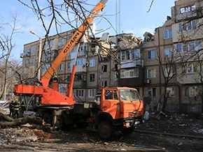 In the Nemyshlyansky district of the city continue emergency rescue operations and fire fighting – photo 04