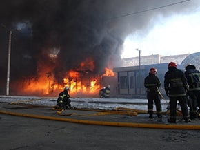 Fire in the market near the metro station «Geroev Truda» after shelling – photo 04