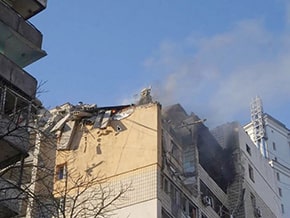 Morning in Kyiv. Shell fragments hit a 12-storey residential building in the Shevchenko district – photo 03