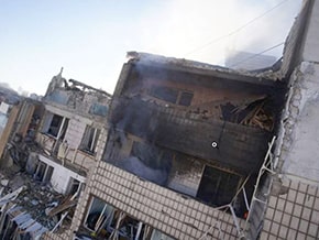 Morning in Kyiv. Shell fragments hit a 12-storey residential building in the Shevchenko district – photo 06