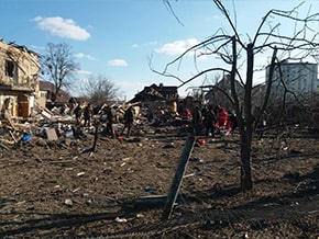 The village of Novye Petrivtsi came under fire – photo 02