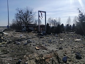 Seven killed and five injured in an air strike near Makarov – photo 01