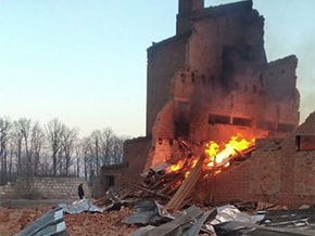 In the Korostensky district a residential building caught fire after shelling – photo 04