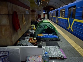 Everyday life of Kiev residents living in the subway – photo 05