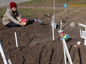 The streets of Mariupol are turning into cemeteries – photo 01