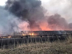 In the city of Lisichansk, a fire at an oil storage facility after shelling – photo 05