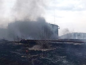 In the city of Lisichansk, a fire at an oil storage facility after shelling – photo 06